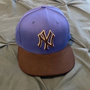 New era Yankees fitted baseball cap.